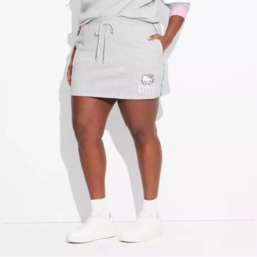 Hello Kitty by Sanrio XXL Women's Grey Sweat Skirt